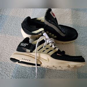 Nike Air Presto Style Sneakers in Black and Cream